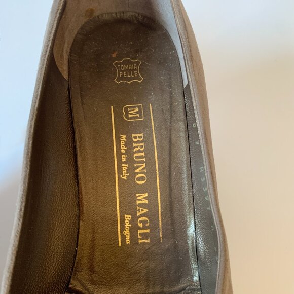 Vintage Bruno Magli Taupe Suede Gold Trim Pumps Heels - Picture 8 of 13